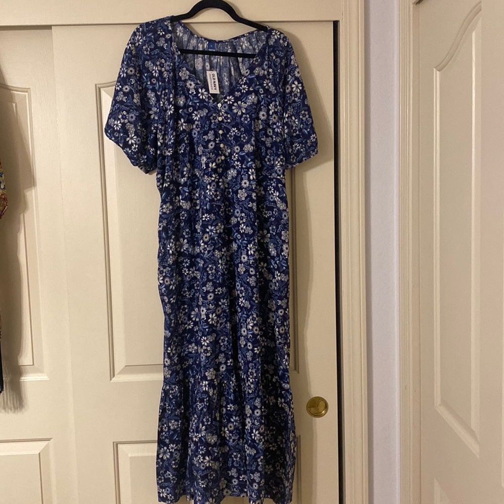 Floral swing dress with pockets